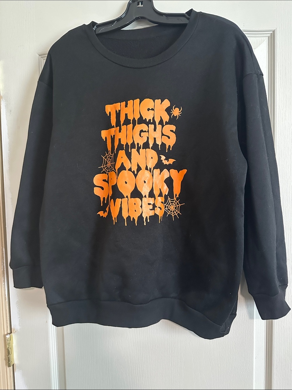HALLOWEEN Black 'Thick Thighs and Spooky Vibes' Graphic Sweatshirt XL